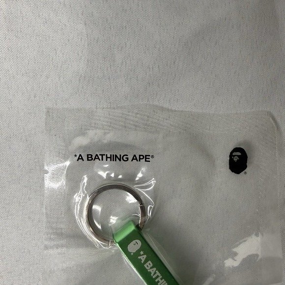 New A Bathing Ape Bape Green Aluminum Alloy Bottle Opener Keychain Streetwear - Picture 3 of 6